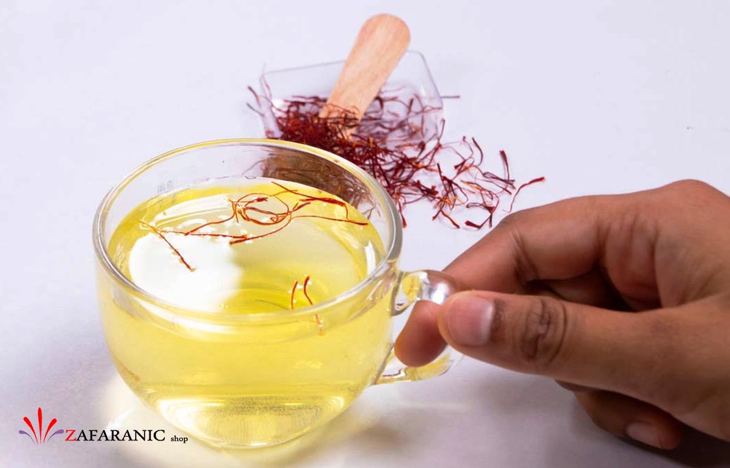 زعفران در پریودی: تأثیر و عوارض مصرف زیاد و خوردن چای زعفران بر قاعدگی 6 دمنوش زعفران برای قاعدگی